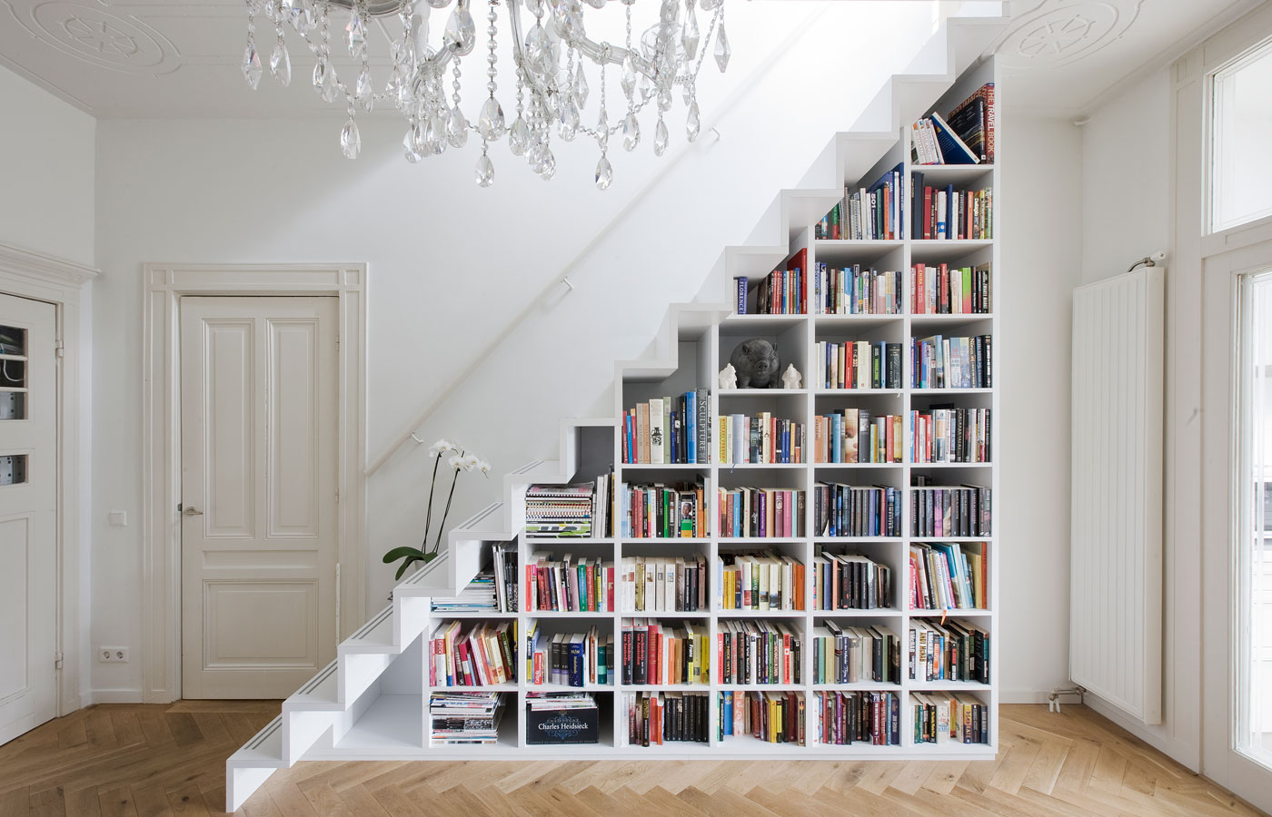50 Creative Ways To Incorporate Book Storage In & Around Stairs