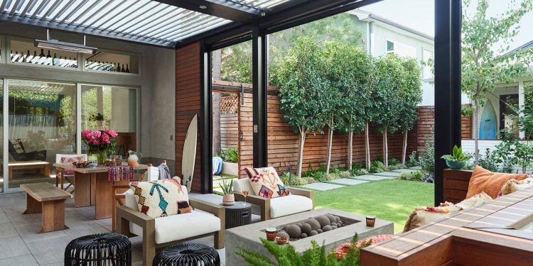 Designing the Ultimate Outdoor Living Space: A Comprehensive Guide