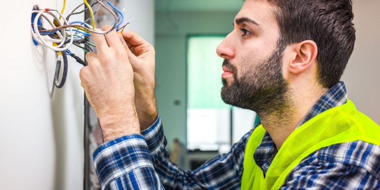 6 Useful Tips for DIY Household Electrical Repairs