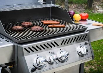 How Long Do Gas Grills Usually Lasts?