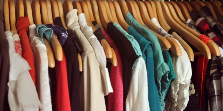 How to Organize Tank Tops and Camis?