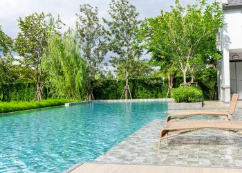 Top 8 Mistakes to Avoid When Hiring Pool Builders