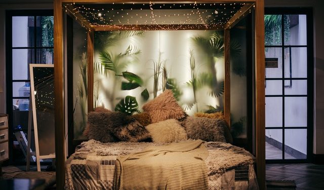 C:\Users\JAKE\Desktop\string-lights-hanged-on-bed-frame-1329711.jpg