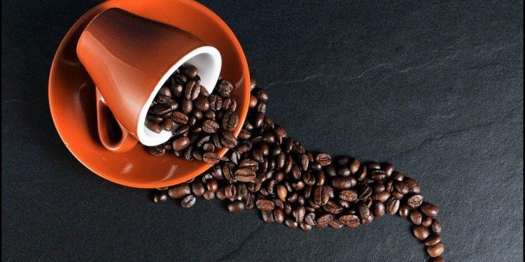 https://cdn.pixabay.com/photo/2013/08/11/19/46/coffee-171653_960_720.jpg