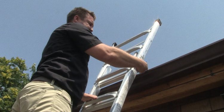How To Stabilize Ladder On Roof