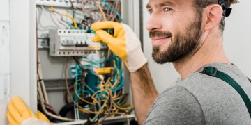 5 Simple Tips to Find a Good Electrician for Your Home