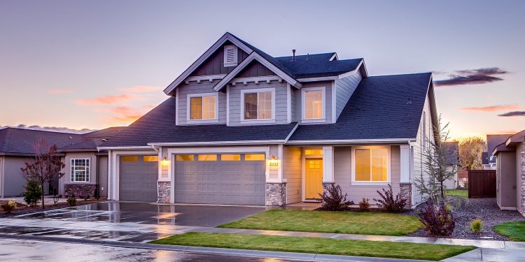 Important Roofing Tips for New Homeowners